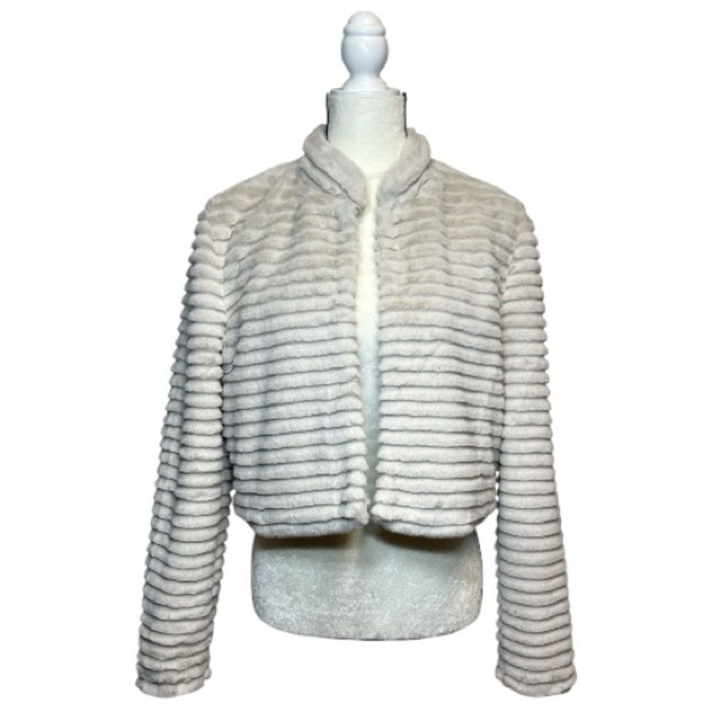 Betsey Johnson Beige Faux Fur Cropped Jacket Size Medium